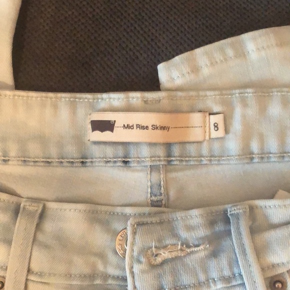EUC Levi’s Midrise Skinny jeans - Picture 6 of 7